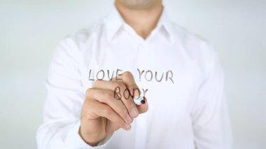 Aşk vücudunuzun, cam üzerinde yazılı adam