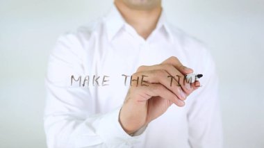 Cam üzerinde yazılı adam zaman yapmak