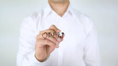 Aç, dostum camın üzerine yazma