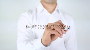 Profesyonel ekibi, adam cam üzerine yazma