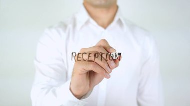 Resepsiyon, adam cam üzerine yazma
