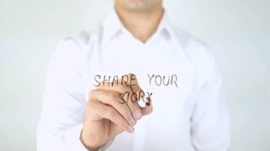 Hikaye paylaşmak, cam üzerinde yazılı adam