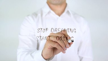 Başlat, dostum camın üzerine yazma yapıyor hayal kurmayı bırak