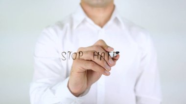 Nefret durdurmak, cam üzerinde yazılı adam