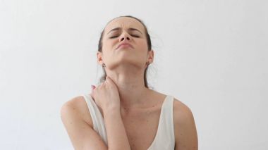 Yorgun kadın boyun kasları iş, portre rahatlatıcı