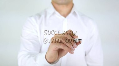 Başarılı bir iş adamı, adam cam üzerine yazma