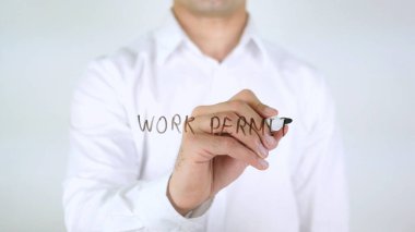 Çalışma izni, cam üzerinde yazılı adam