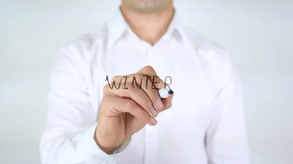 Inverno, homem escrevendo em vidro — Fotografia de Stock
