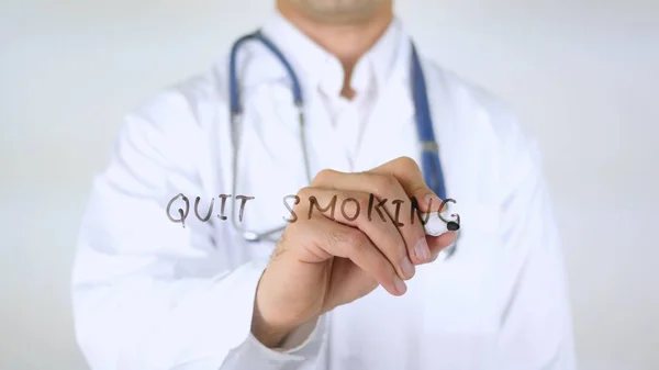 Quit Smoking, Doctor Writing on Glass — Stock Photo, Image