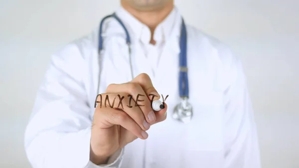 Anksiyete, Doktor cam üzerine yazma — Stok fotoğraf
