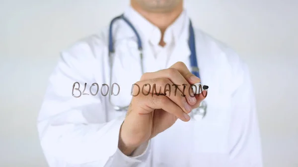 Донорство крові, Доктор Написання на склі — стокове фото