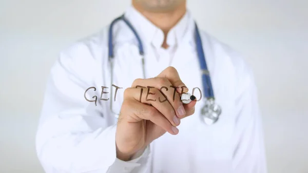 Hazte la prueba, Doctor escribiendo en vidrio — Foto de Stock