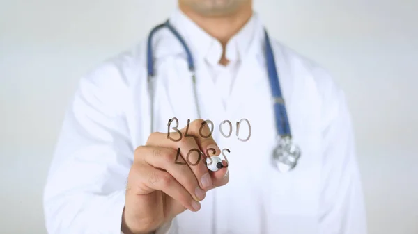 Bloed verlies, dokter schrijven op glas — Stockfoto