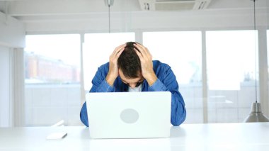 Para ve iş, para kaybına karşı karşıya adam sakal