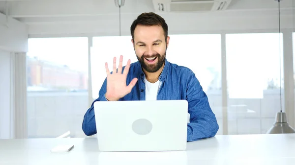 Online Video Chat, Falando Homem via Webcam — Fotografia de Stock