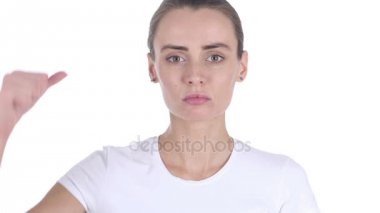 Başparmak aşağı el hareketi kadın portresi orta yaşlı