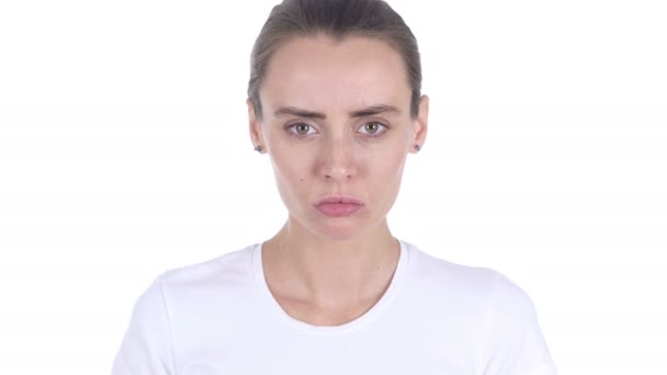 Seriös kvinna visar långfingret i ilska — Stockvideo