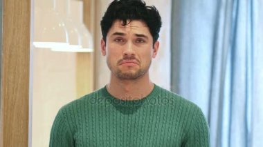 Üzgün üzgün Afro-Amerikan adam, portre