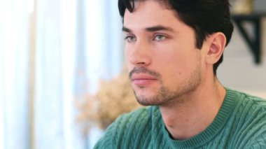 Katılıyorum, Evet Afro-Amerikan adam tarafından kafa sallayarak yakın çekim