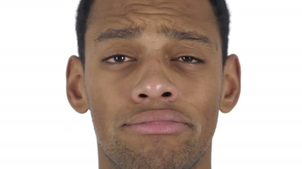 Närbild av gråt sorgliga Afro-American Man känslan upprörd, tårar — Stockvideo