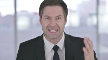 Ortaçağ İşadamının Kızgın Portresi