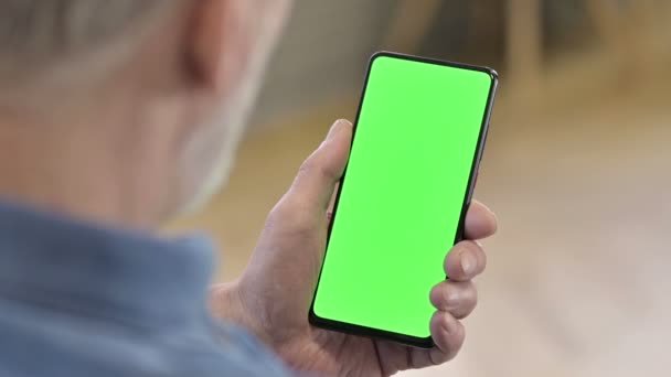 Κοντινό πλάνο του πράσινου mock-up οθόνη Smartphone — Αρχείο Βίντεο