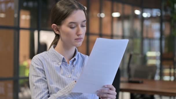 Young Woman Upset by Reading Documents — 비디오