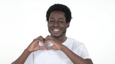 Beyaz Arkaplanda İzole Edilmiş Sıradan Afrikalı Adam 'ın El Yapımı Kalbi
