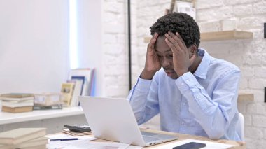 Kayıp, Genç Afrikalı Adam Şokta