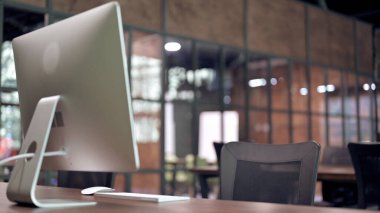 Masada Bilgisayar olan Boş Ofis