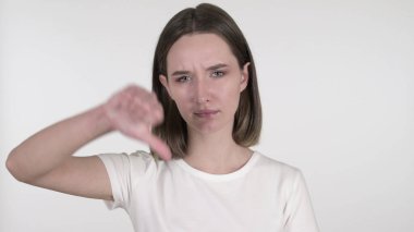 Beyaz Arkaplan 'da Genç Kadın İşaret Ediyor