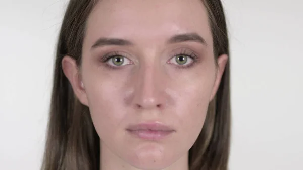 Close Up of Young Woman Face Olhando para a câmera — Fotografia de Stock