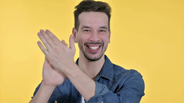 Happy Young Man Clapping, Yellow Background — 스톡 사진