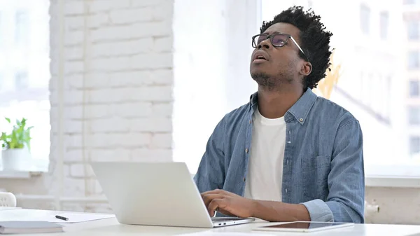 Young African Man get Shocked on Laptop — 스톡 사진