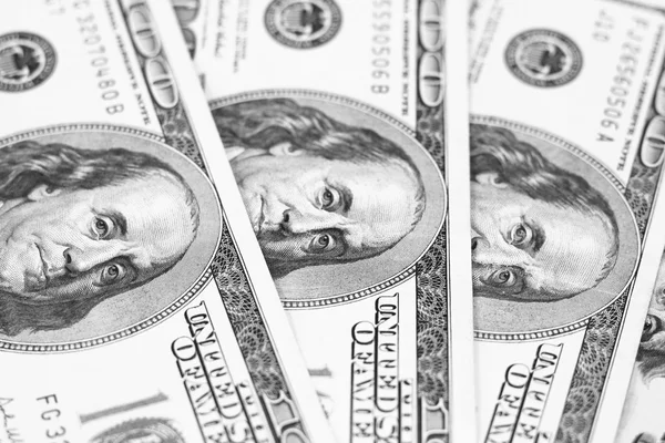Notas de dólar dos EUA closeup / foto em preto e branco — Fotografia de Stock