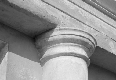 Antik sütun closeup / siyah ve beyaz fotoğraf