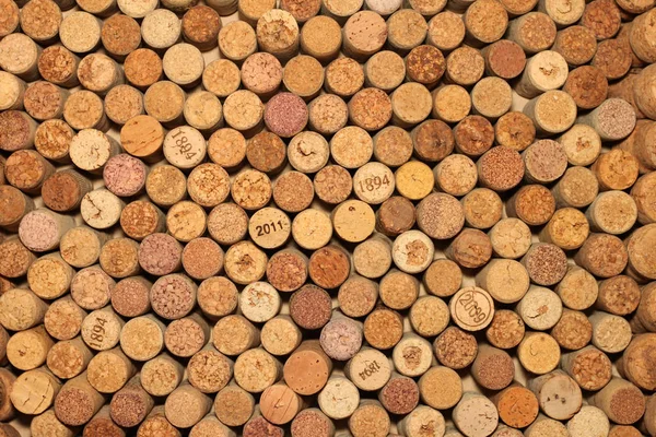 Şarap mantarlar güzel kahverengi zemin — Stok fotoğraf
