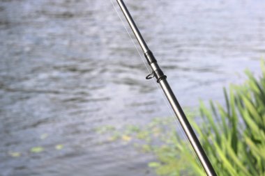 Karbon çubuk besleyici kordon yakın çekim ile Besleyici balıkçılık için