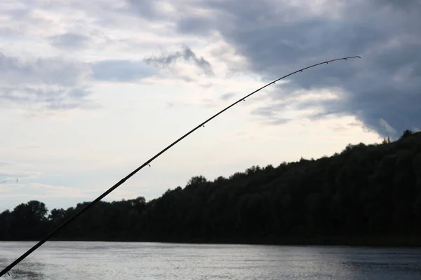 Szén-dioxid-bot feeder halászat a feeder kábel közelről — Stock Fotó