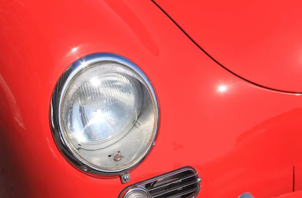 Farol do velho carro vintage close-up — Fotografia de Stock