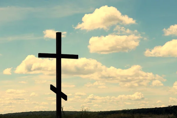 Христианский Крест Голубом Фоне Неба — стоковое фото