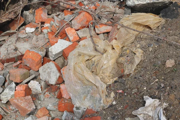 Odpady Budowlane Elementami Zniszczonymi Starymi Strukturami Składowiskach Komunalnych — Zdjęcie stockowe