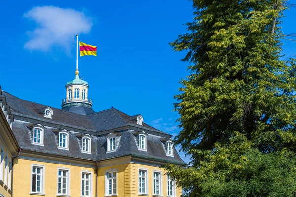 Bandera en el castillo Karlstruhe — Foto de Stock
