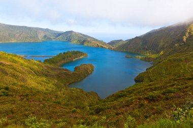 Volkan Gölü 'nden uzak dur.