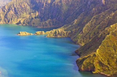 Azores renkli craterlake