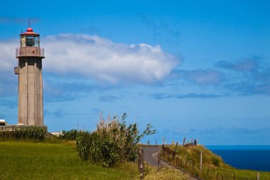 Manzaralı küçük deniz feneri