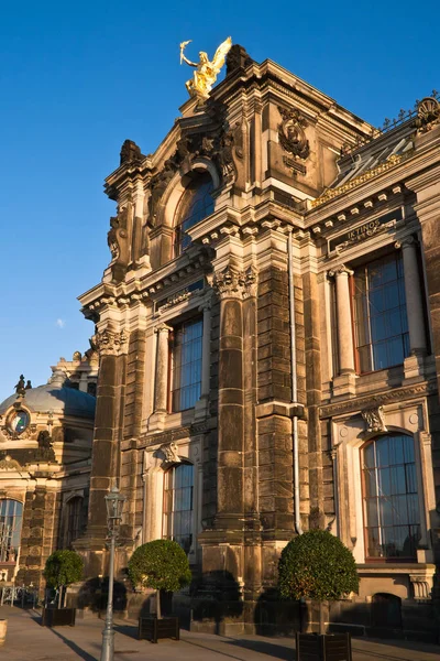 Bruehlsche terrass i Dresden Tyskland — Stockfoto