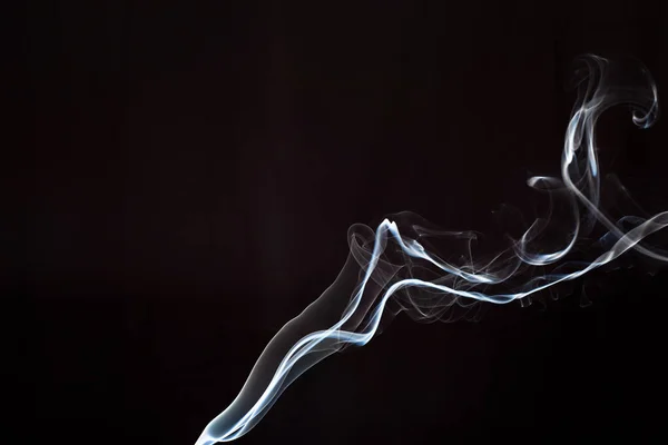 Humo sobre fondo negro — Foto de Stock