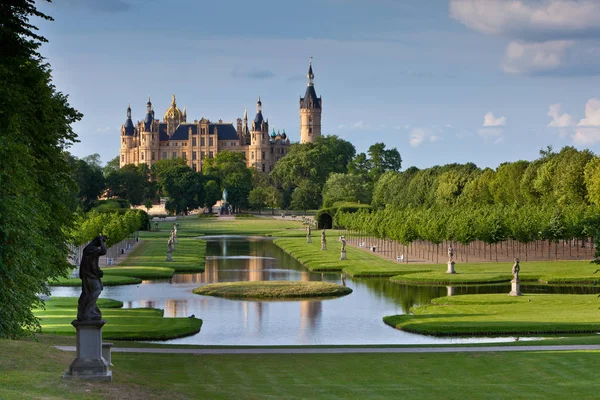 Parco e castello di Schwerin — Foto Stock