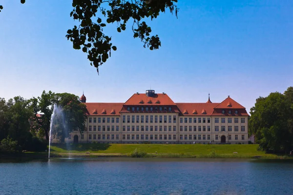 Glambecker lake in the city Neustrelitz — Stock Photo, Image